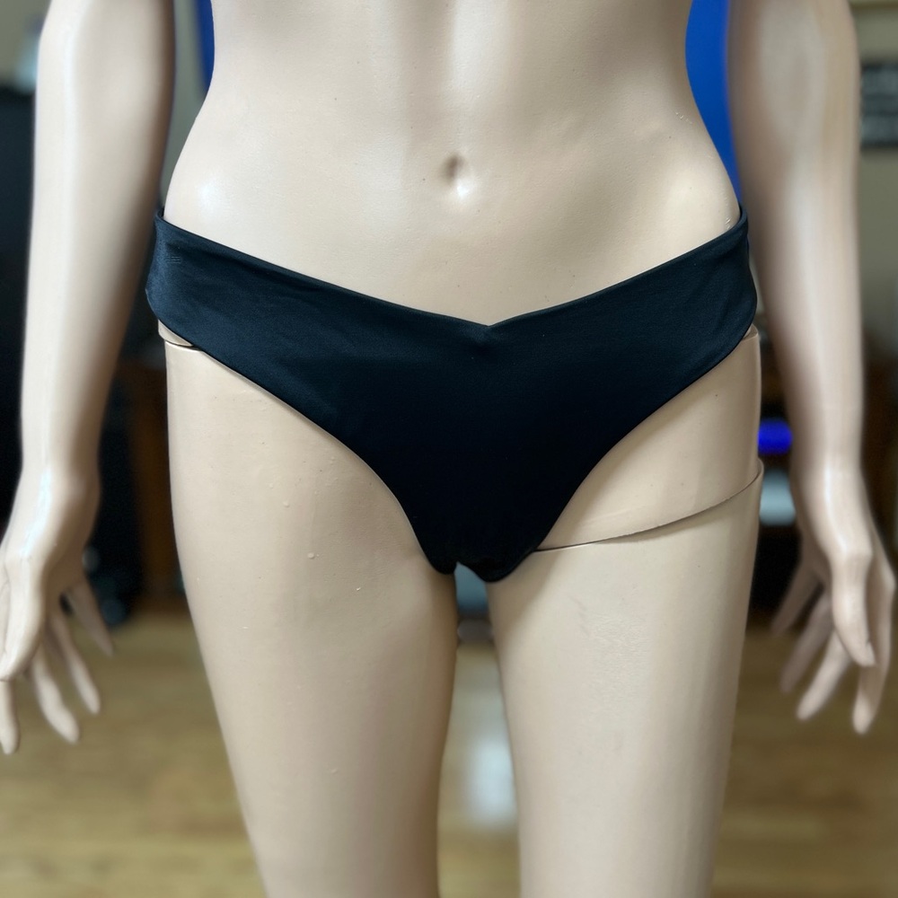 NWT Onia Black V-Front Bikini Bottom size M